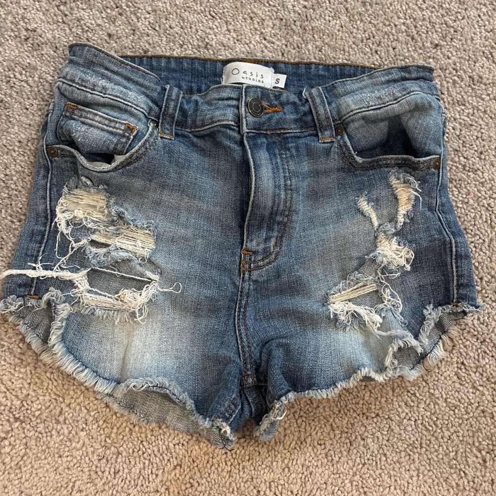 Cutoff shorts